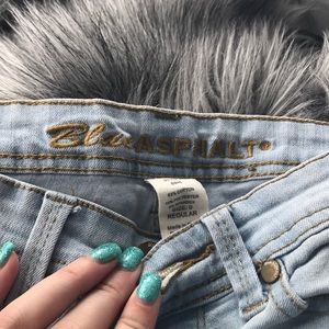 NEVER WORN BLUE JEANS